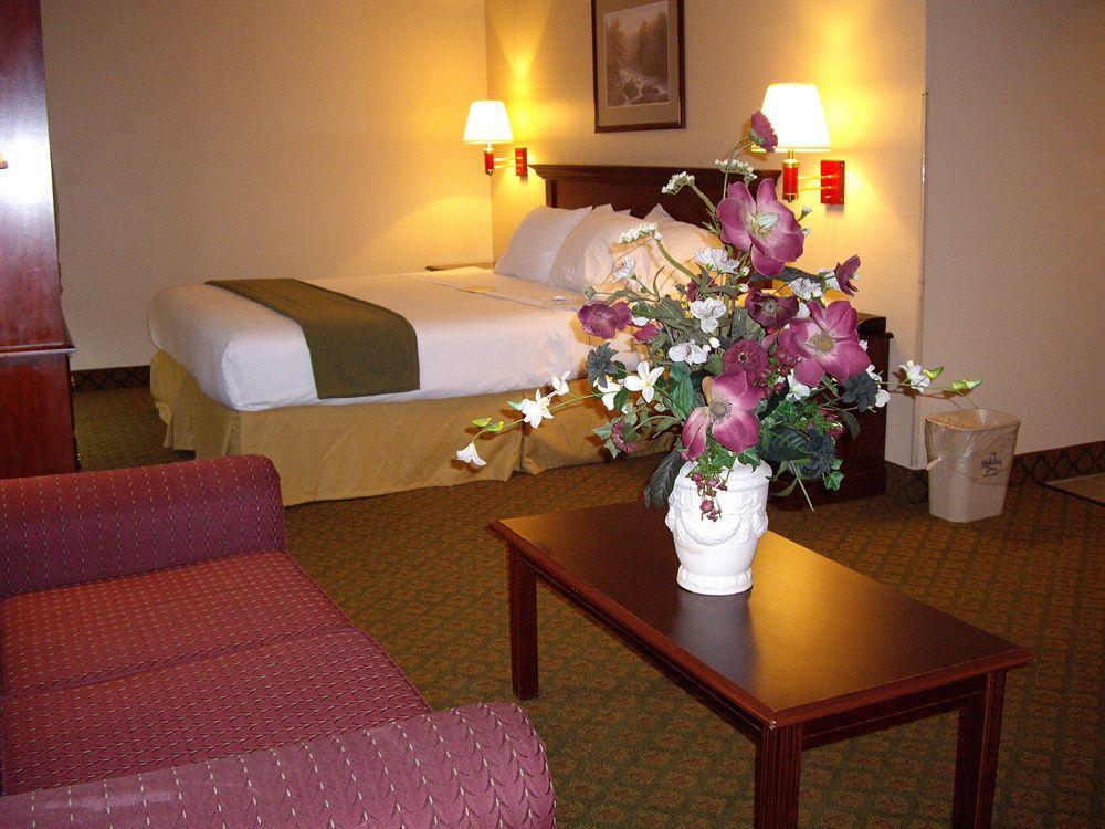 Country Inn & Suites By Radisson, Dunn, Nc Room photo